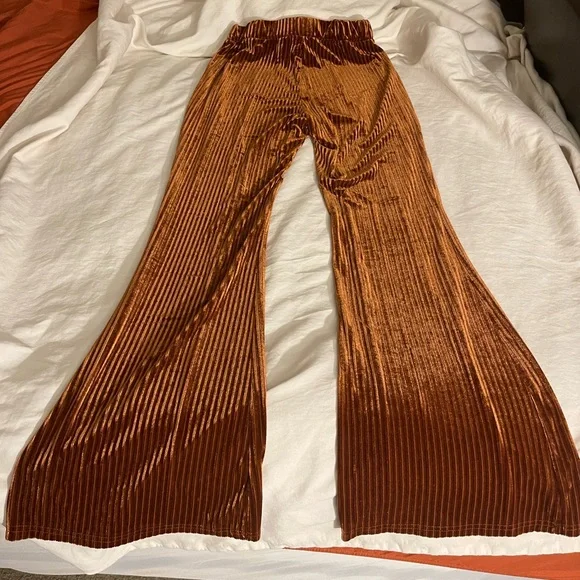 SHEIN Velvet Flared Pants in Brown 🤎 🧡 - Picture 1 of 3